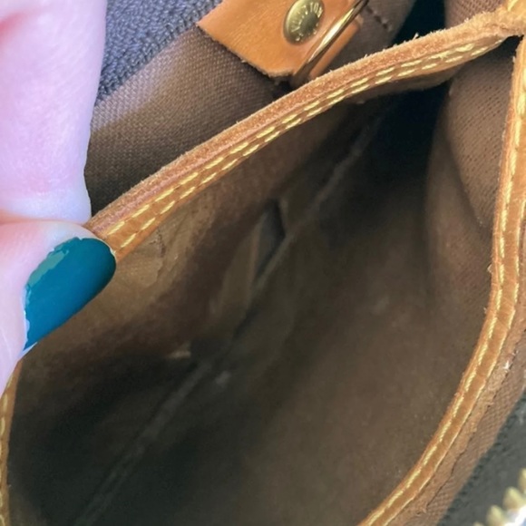 Authentic Louis Vuitton Speedy 25 - Picture 11 of 13